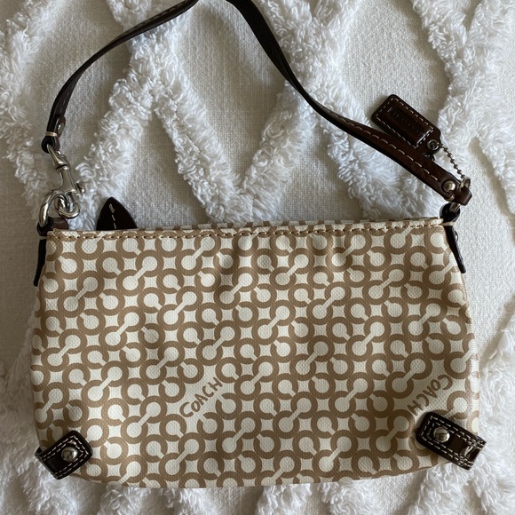 Coach small handbag/wristlet. - Picture 2 of 4